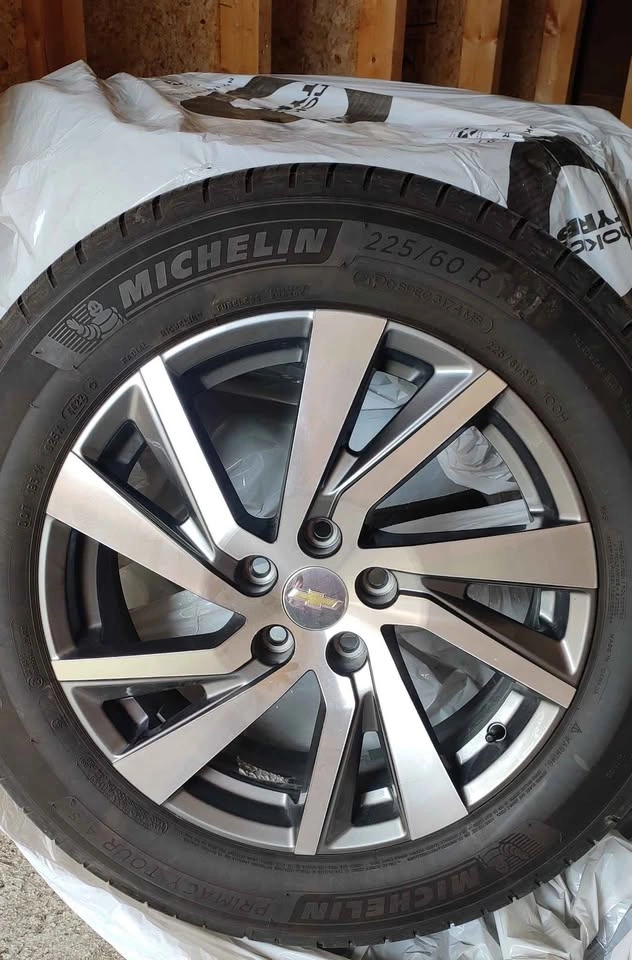 BARELY USED: Michelin Primacy Tour All-Season Tires – 225/60 R18 - photo 4