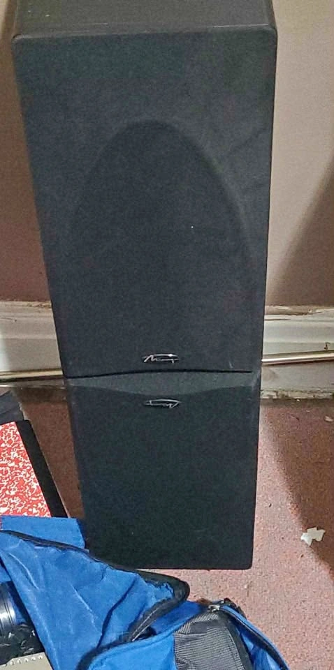 Mirage oversized bookshelf speakers