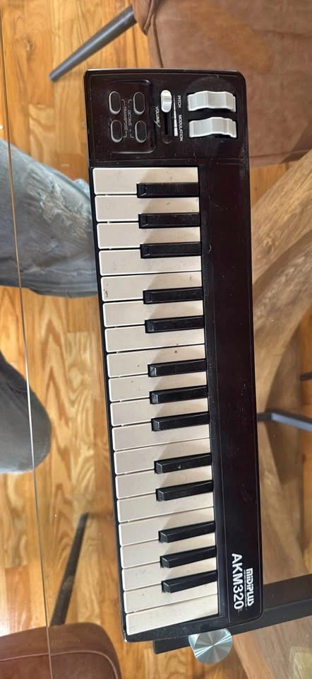 MIDIPLUS Keyboard