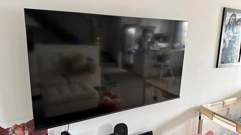 Hisense 65" 4K QLED Smart Google TV (65QD6N) - Like New
