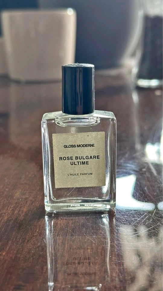 Gloss Moderne CLEAN LUXURY ROLL-ON PERFUME OIL - ROSE BULGARE