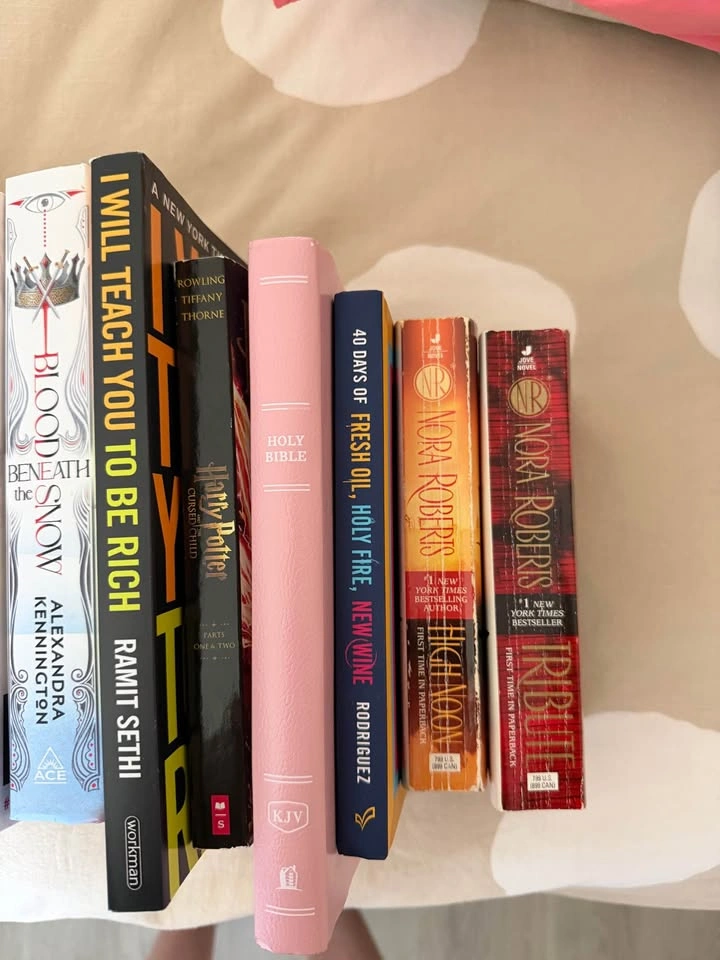 Books for sale! - photo 3