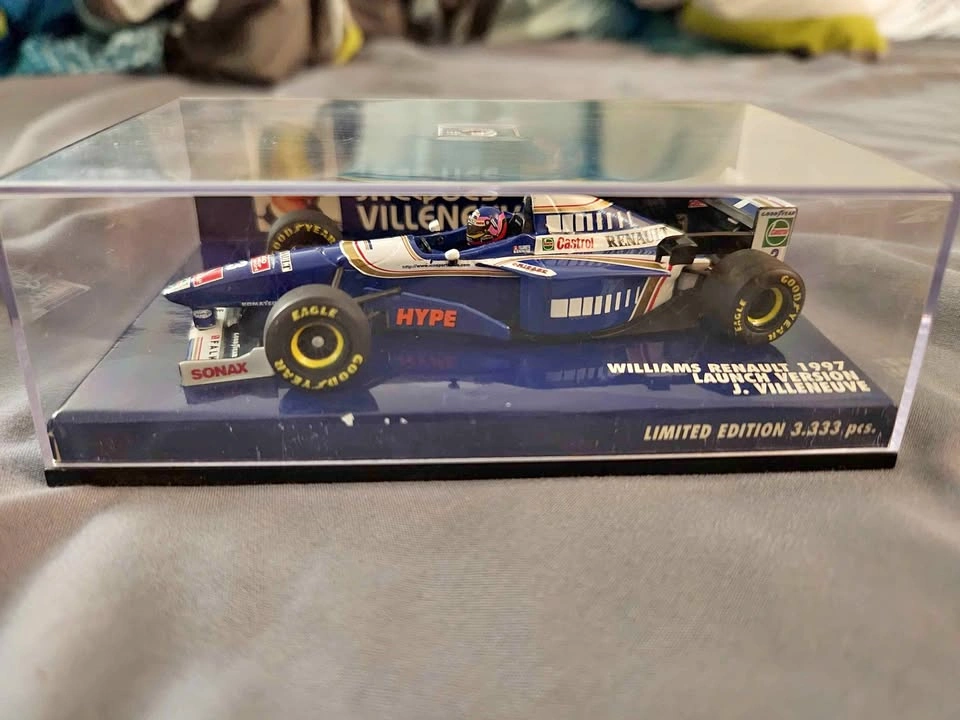 Minichamps Jacques Villeneuve Williams Renault 1997 1:43 Limited