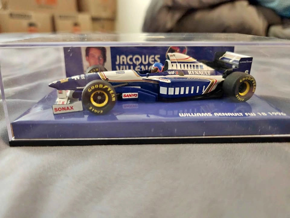 Minichamps Jacques Villeneuve Williams FW18 1996 1:43 Model