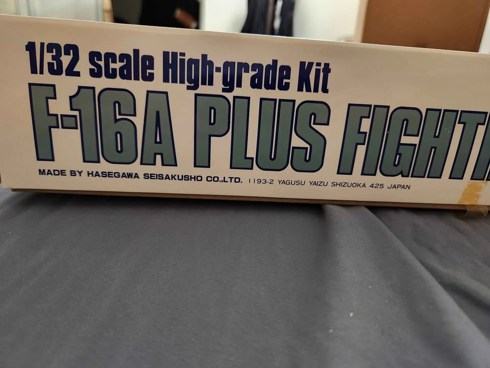 Hasegawa 1/32 F-16A Plus Fighting Falcon Model Kit - photo 3