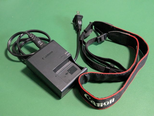 Canon Rebel T7i (800D) with EF-S 18-55mm IS STM lens - photo 2