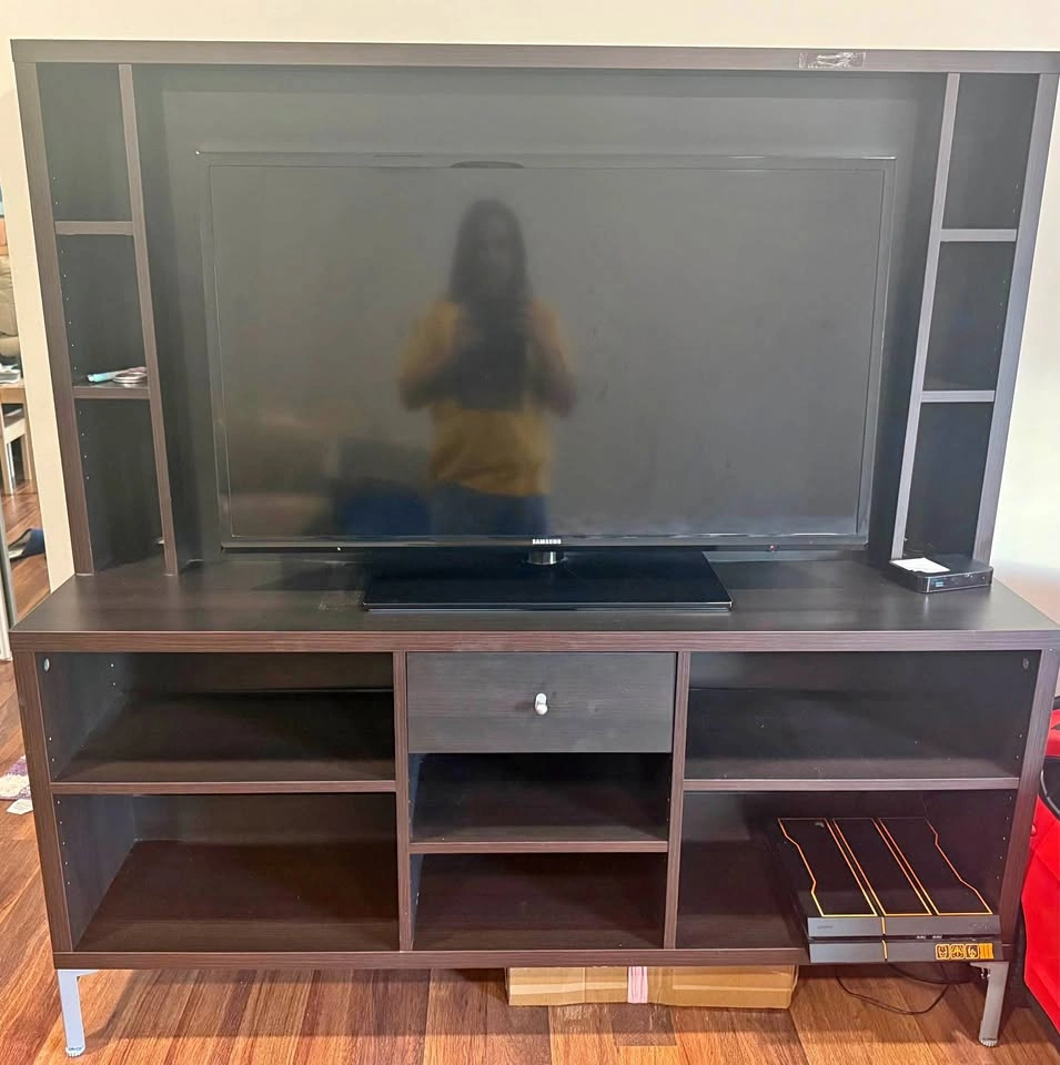 TV stand (shelves)