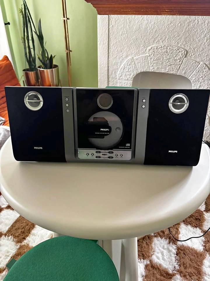 Philips MC235B Micro Stereo System - Vertical CD Player & Radio