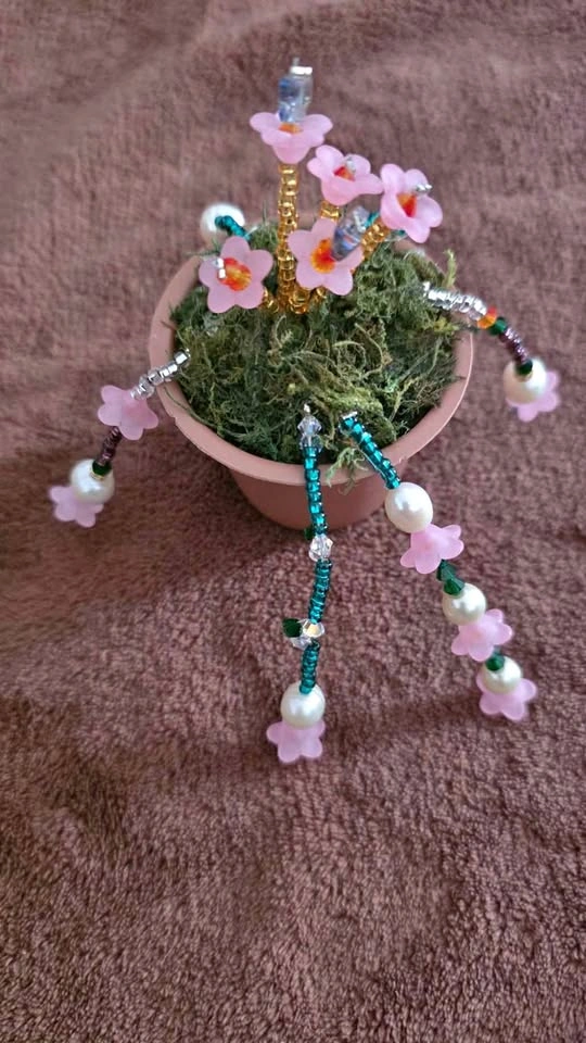 Viral crystal plant Genuine baroque freshwater pearl, Swarovski