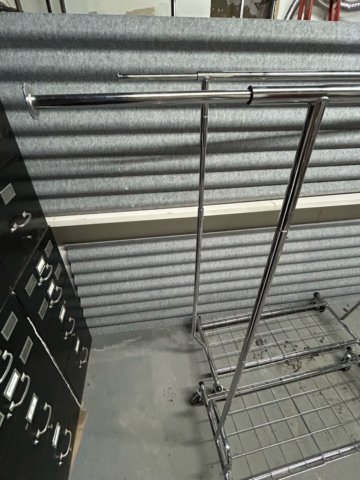 Clothes Rack with Wheels, Heavy Duty Clothing Garment Rack - photo 3