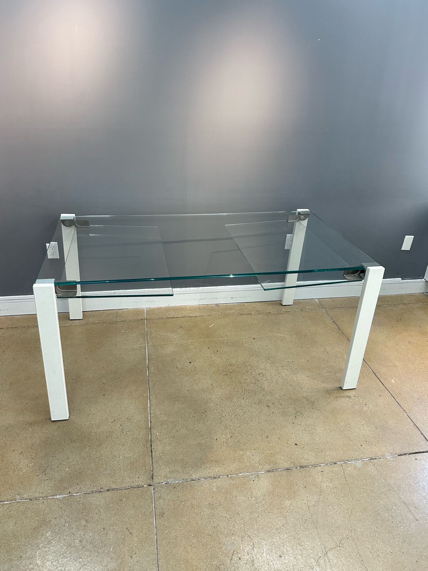 Livingstone Extendable Dining Table in Tempered Glass