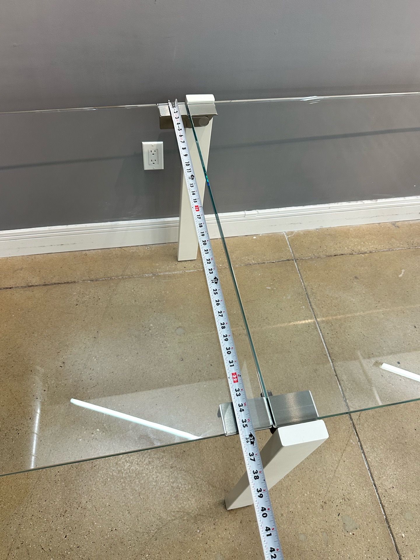 Livingstone Extendable Dining Table in Tempered Glass - photo 3