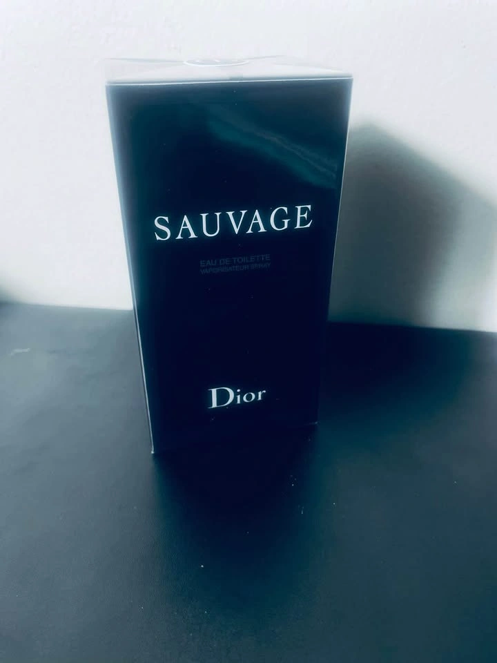 Dior Sauvage Parfum – 100 ml (Still Sealed) - photo 3