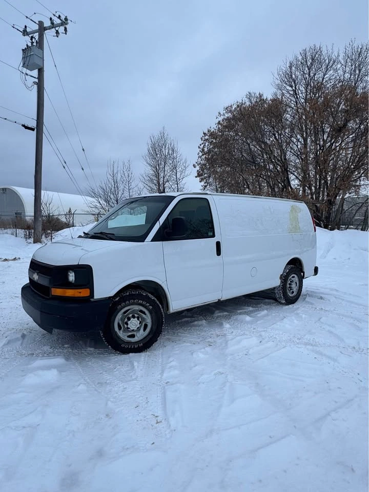 2015 Chevrolet Express 2500 Cargo - photo 2
