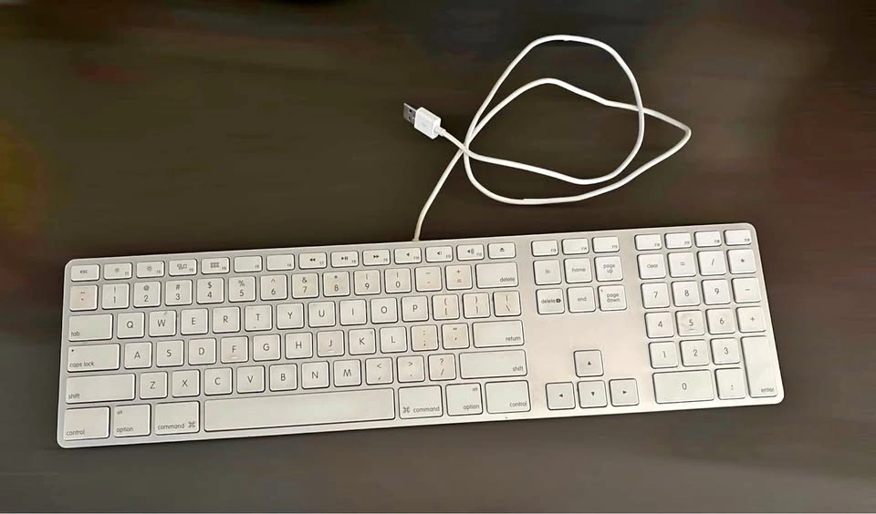 Apple Wired Keyboard with Numeric Keypad