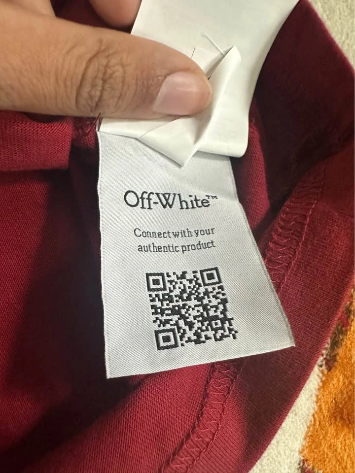 Off-White Red Scorpion Graphic Tee - photo 5