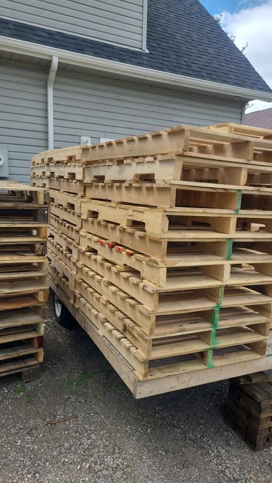 32x48 pallets $3 - photo 3