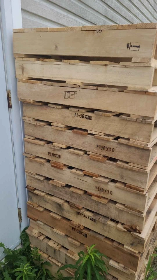 30x30 small pallets $3 - photo 3