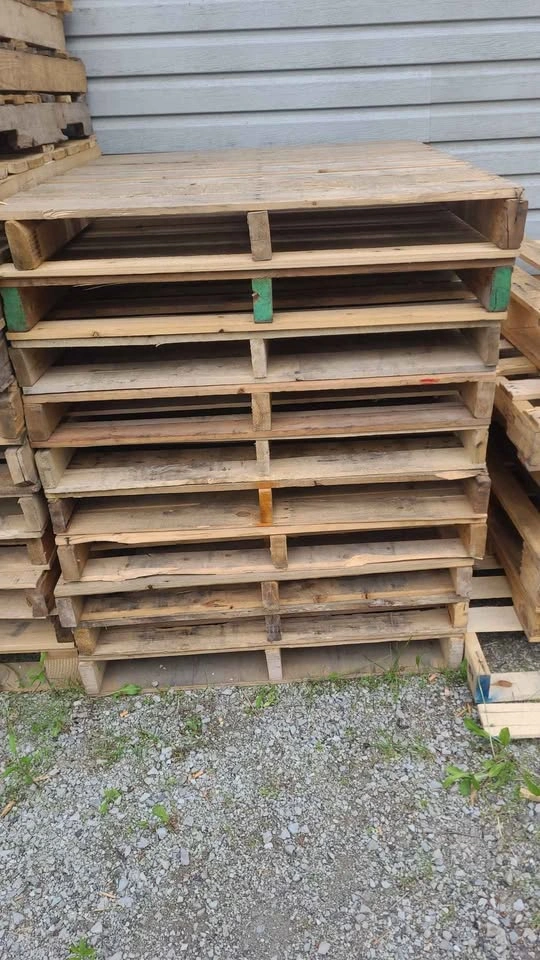 2 way 40x48 pallets $5 - photo 3