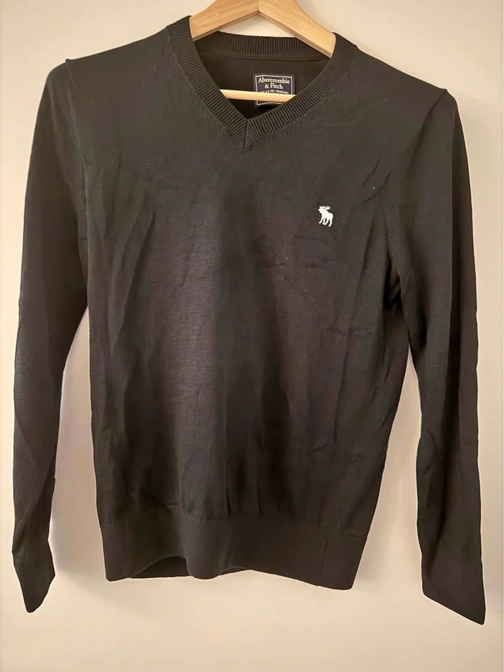 XS Abercrombie & Fitch Black V-Neck Sweater