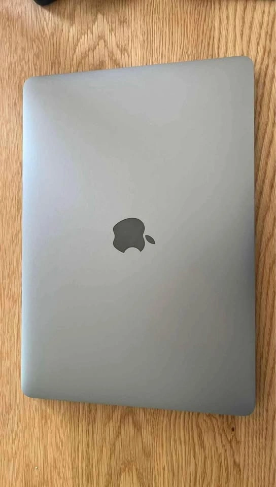 2018 MacBook Pro with Touch Bar - photo 2