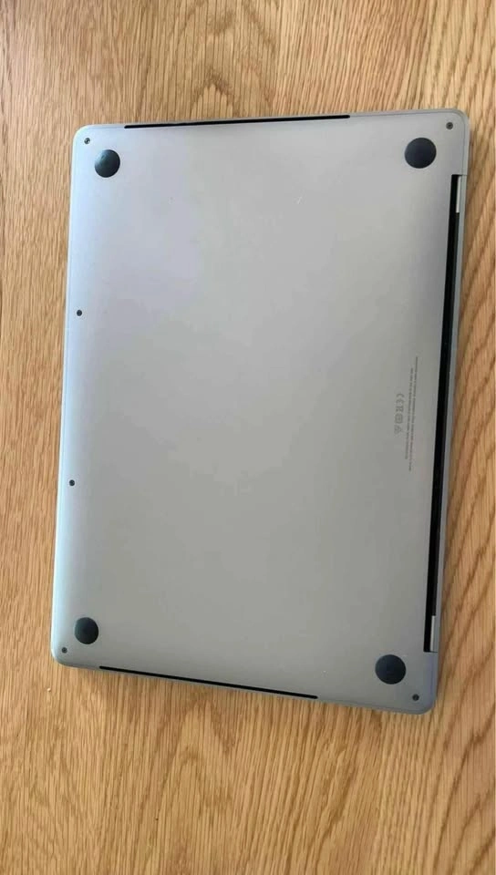 2018 MacBook Pro with Touch Bar - photo 3