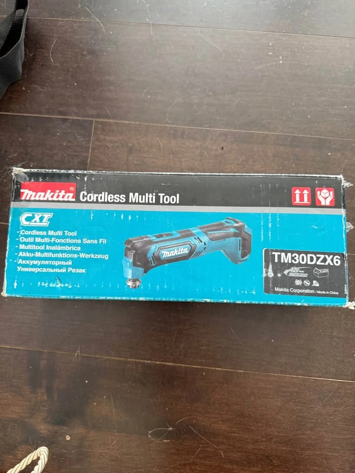MAKITA 18V LXT Cordless Oscillating Multi-Tool with Accessories - photo 4