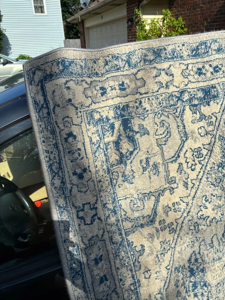 5’ 3” x 7’ 6” area rug - photo 3