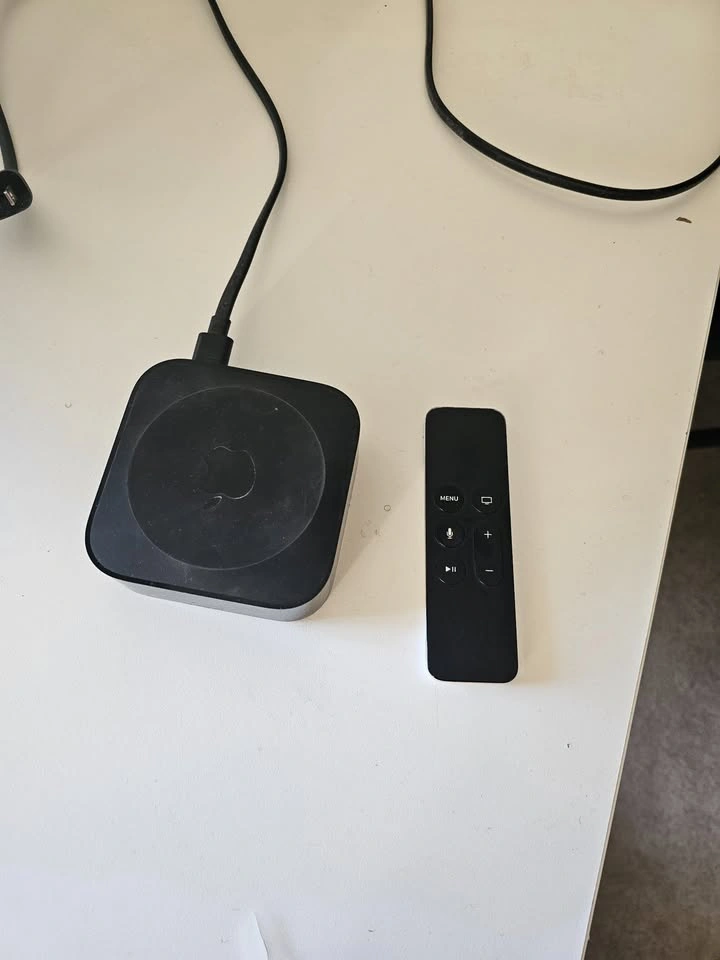 Sony Bravia 40" 1080p TV + Apple TV Bundle - photo 3