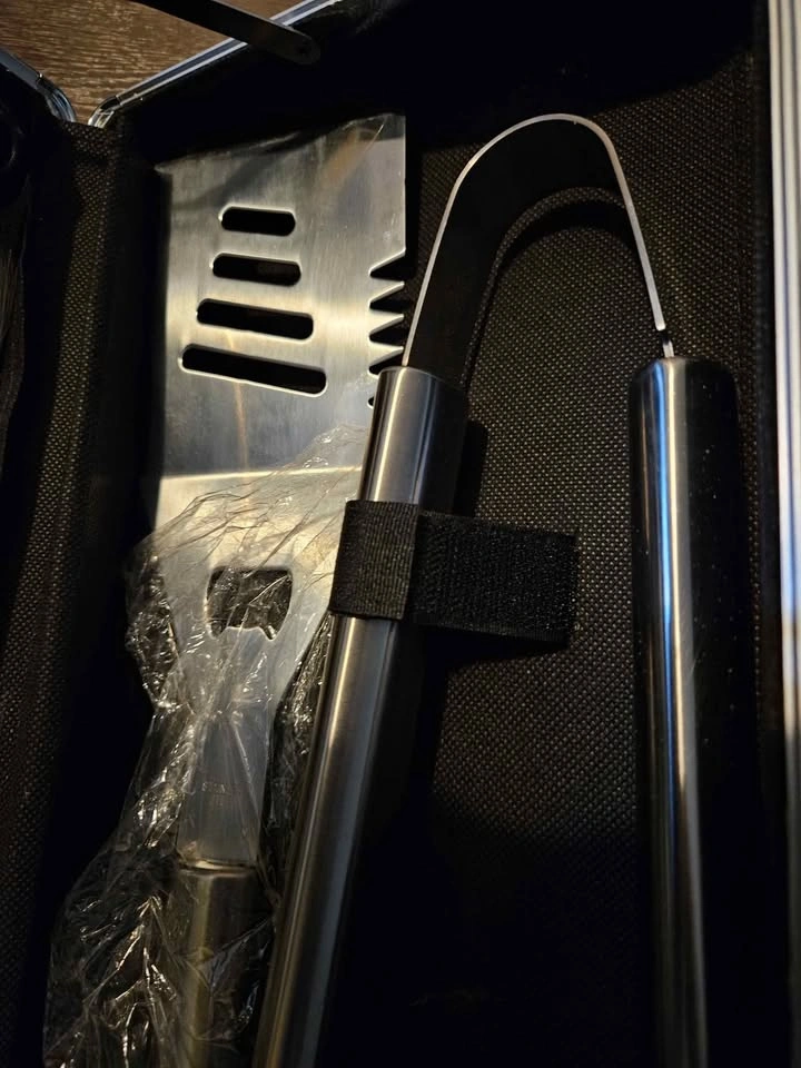 Stainless Steel BBQ Set w/ Chevrolet Case - photo 4