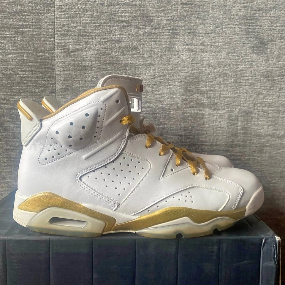 Jordan 6 Golden Moments size 10.5