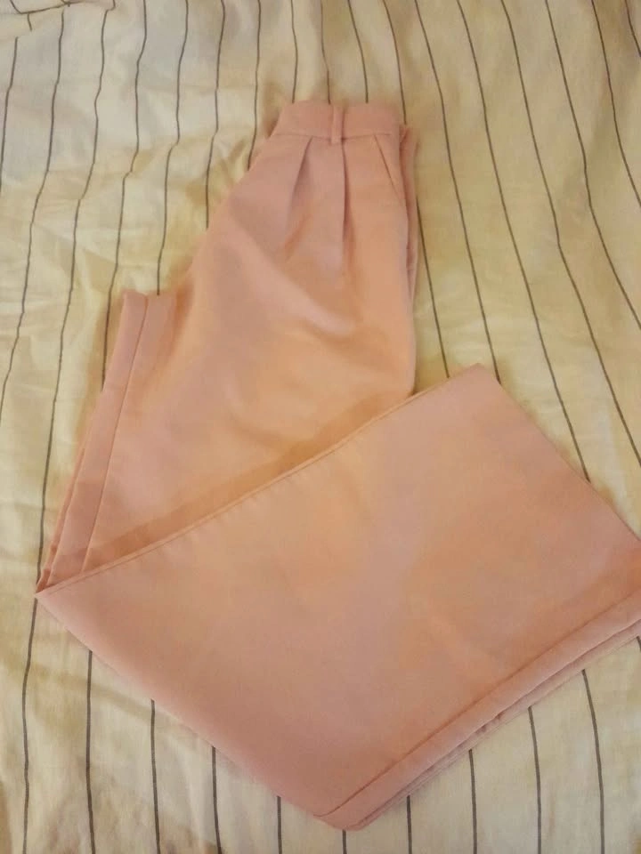 XS Women's Clothes - photo 3