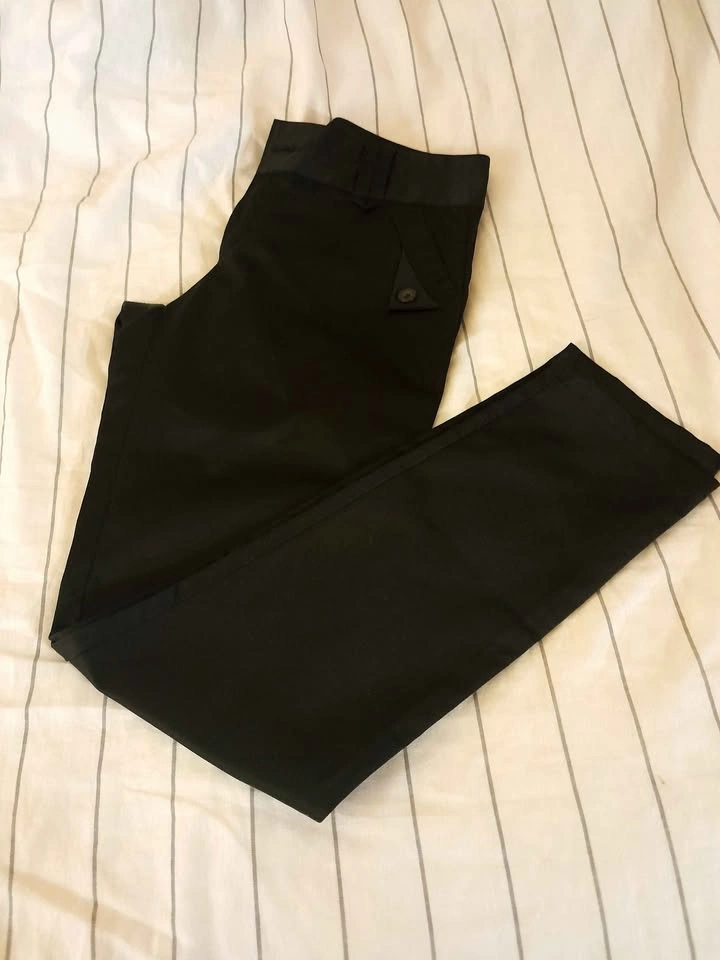 XS Women's Clothes - photo 4