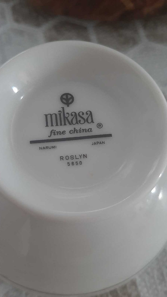 Mikasa Fine China Cups - photo 2