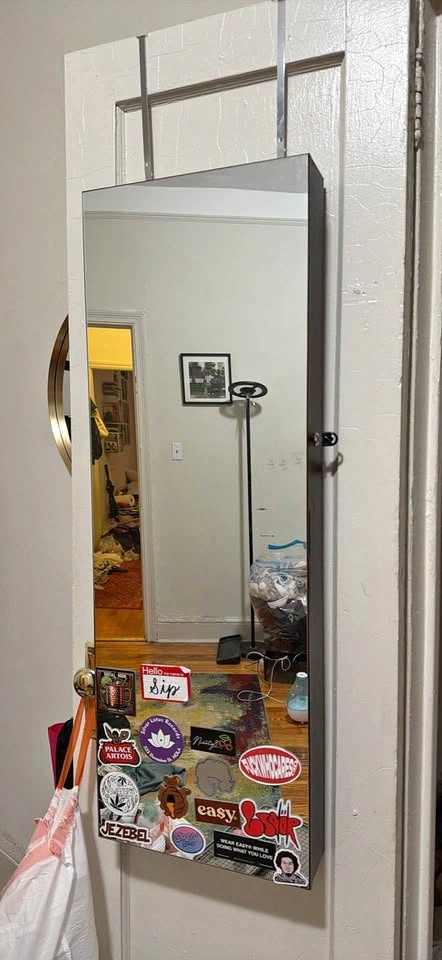 Hanging Mirror Cabinet with Lock
