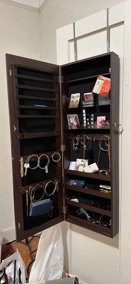 Hanging Mirror Cabinet with Lock - photo 2