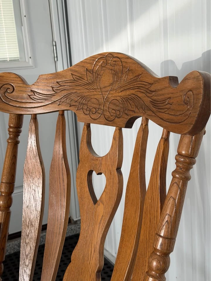 Vintage wooden heart cutout rocking chair - photo 3