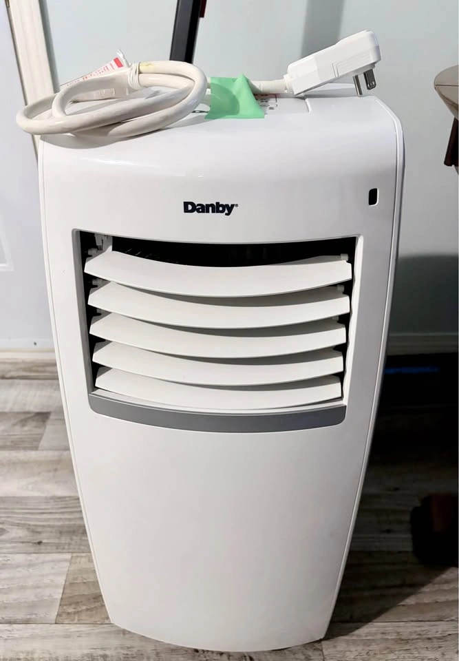 Danby 10,000 BTU Portable Air Conditioner & Dehumidifier - photo 2