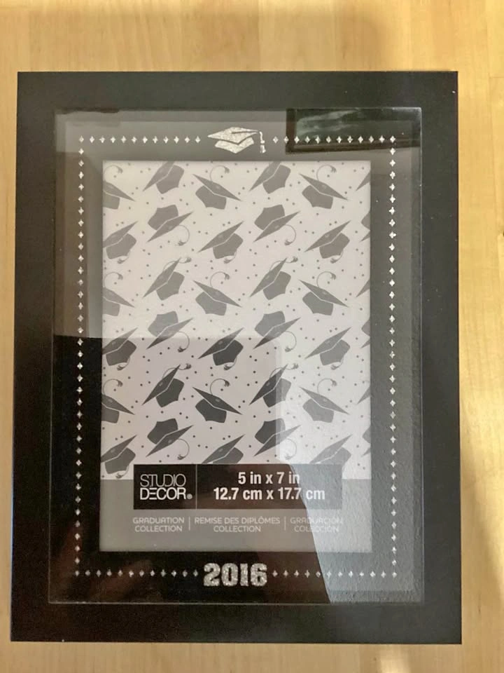 2016 Grad Frame