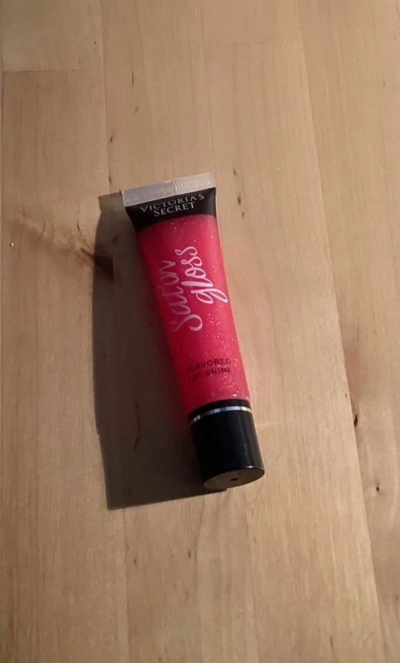 Victoria's Secret lip gloss and lip shine - photo 2