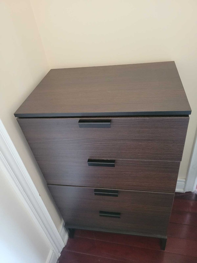 Modern 4-Drawer Dresser
