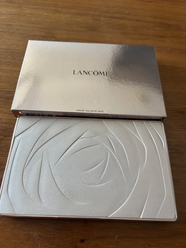 New Lancôme Holiday 2024 Rose Gold Eyeshadow Palette - photo 2
