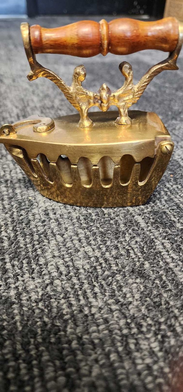 Vintage Brass Sad Iron - photo 5