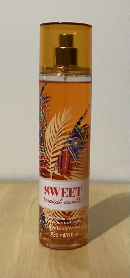 Bath and Body Works body spray - photo 4
