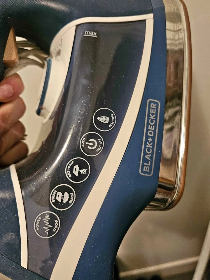 Black+Decker Steam Iron
