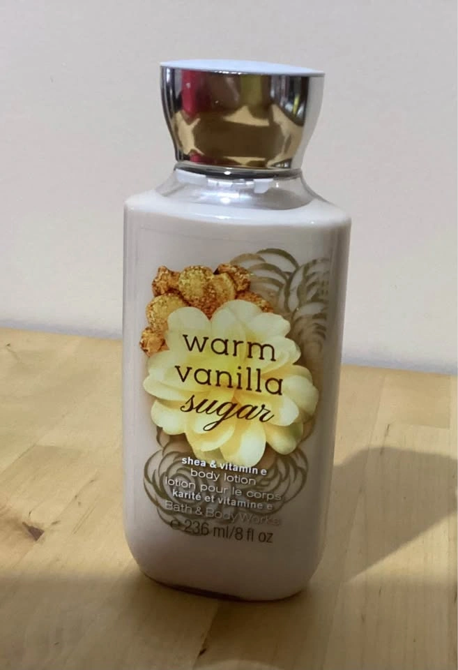 Bath and Body Works lotion - photo 2