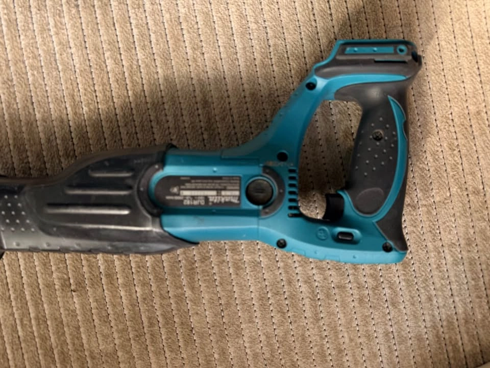 Makita Cordless Reciprocating Saw (Sawzall) – Tool Only - photo 3