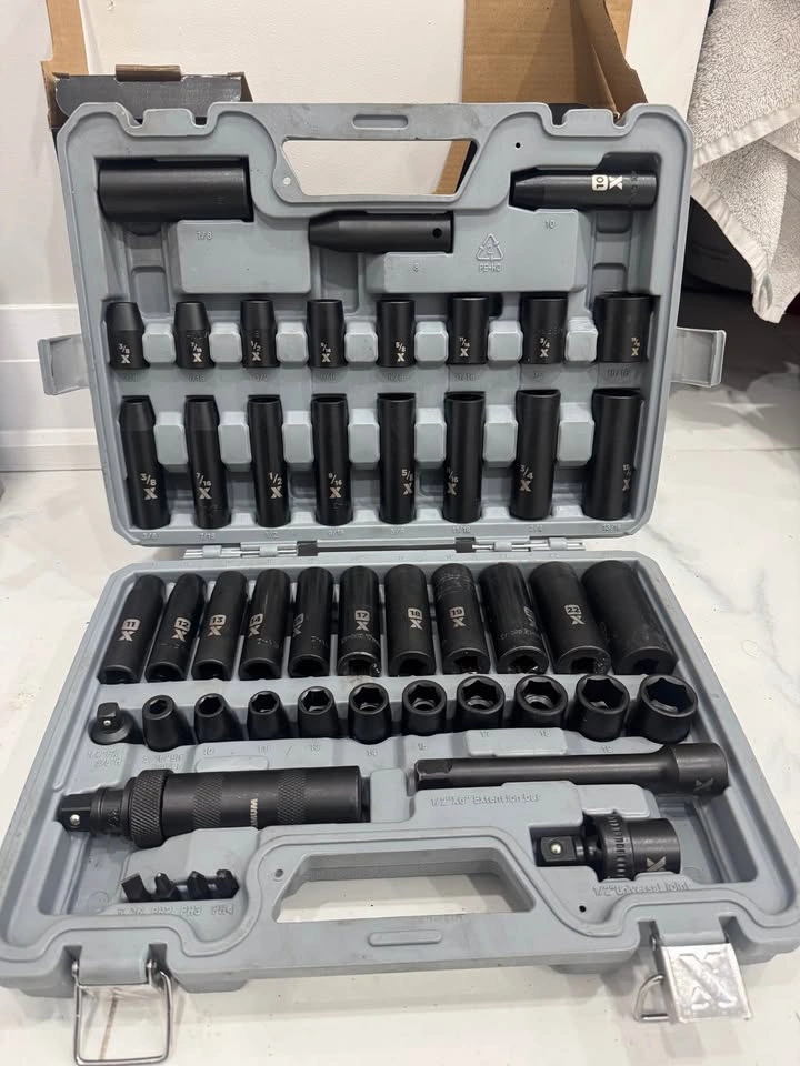 Milwaukee Impact Wrench and Automotive Tool Lot - photo 4