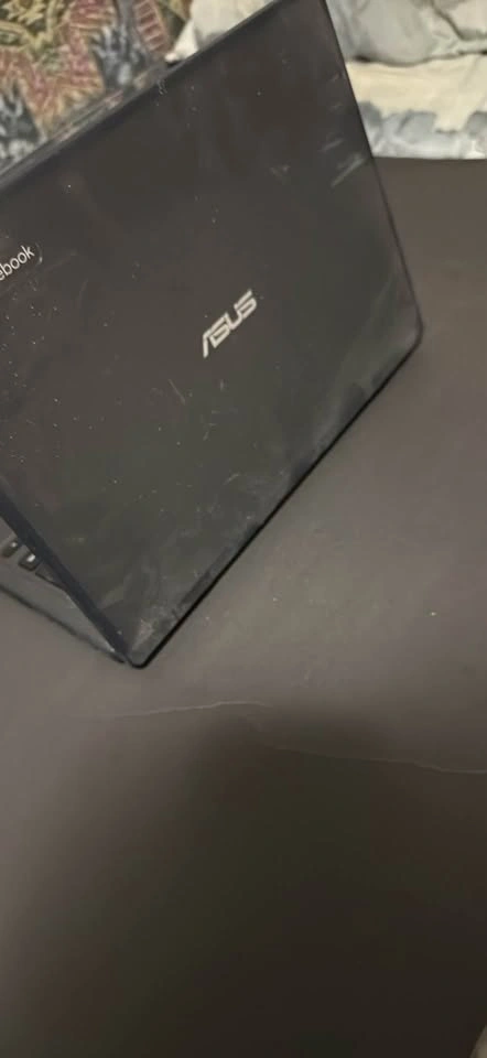 School Chromebook (For Parts / Not Turning On) 💻⚠️ - photo 3