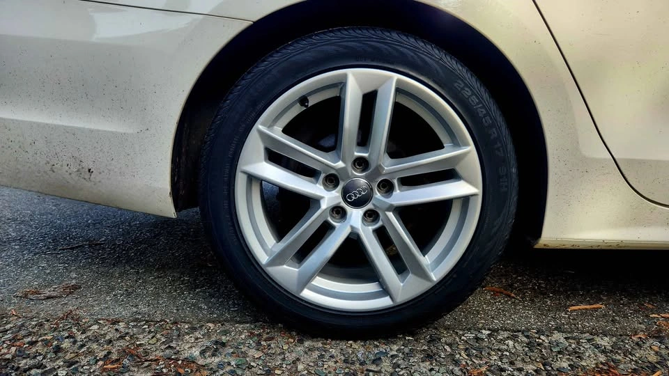 Audi A4 Split Spoke Wheels and Continental Tires - photo 2